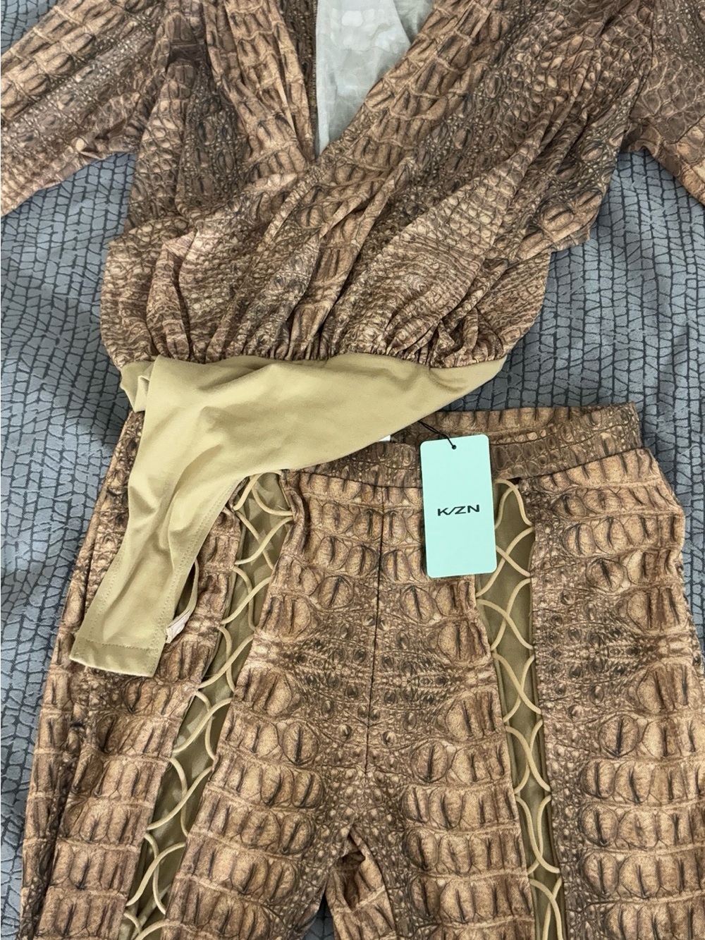 Wide Leg Brown Textured Pants & Matching Top Set - Picture 3 of 5